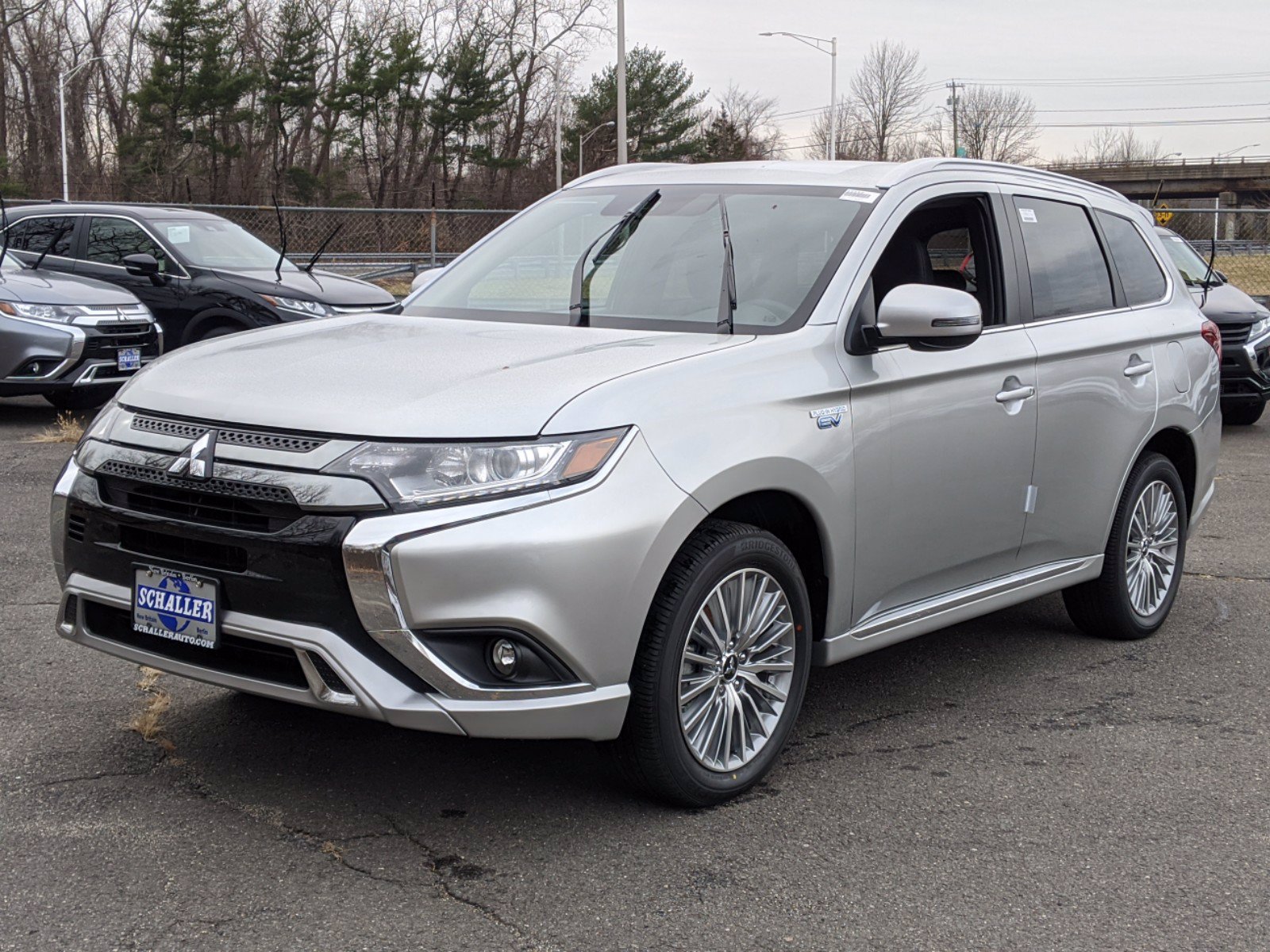 Mitsubishi outlander 2020 года